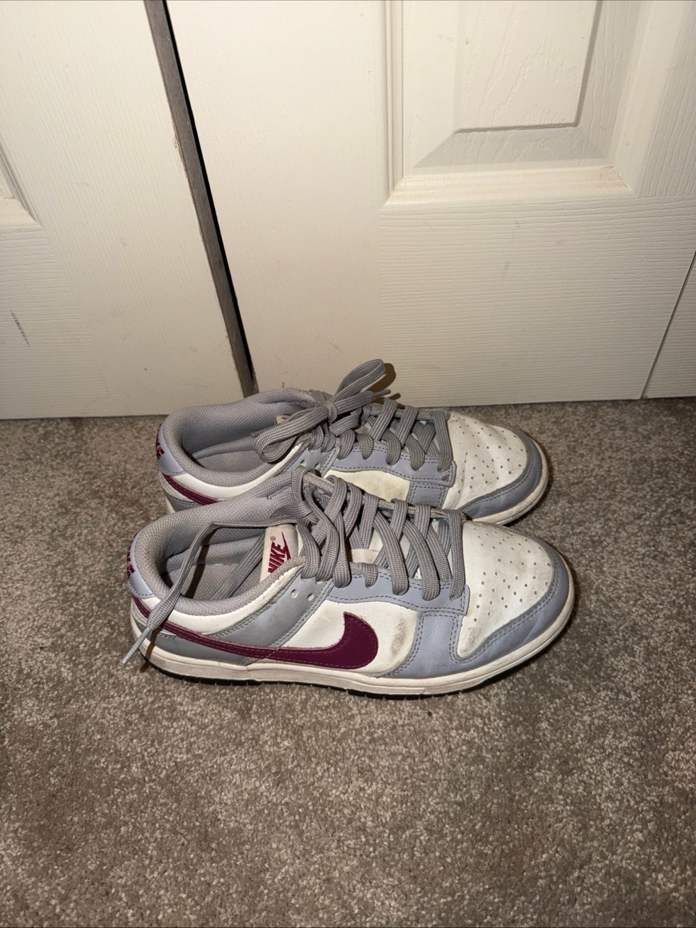 Nike Dunk Low in White, Light Grey & Maroon Accents sz 7 - Picture 2 of 6